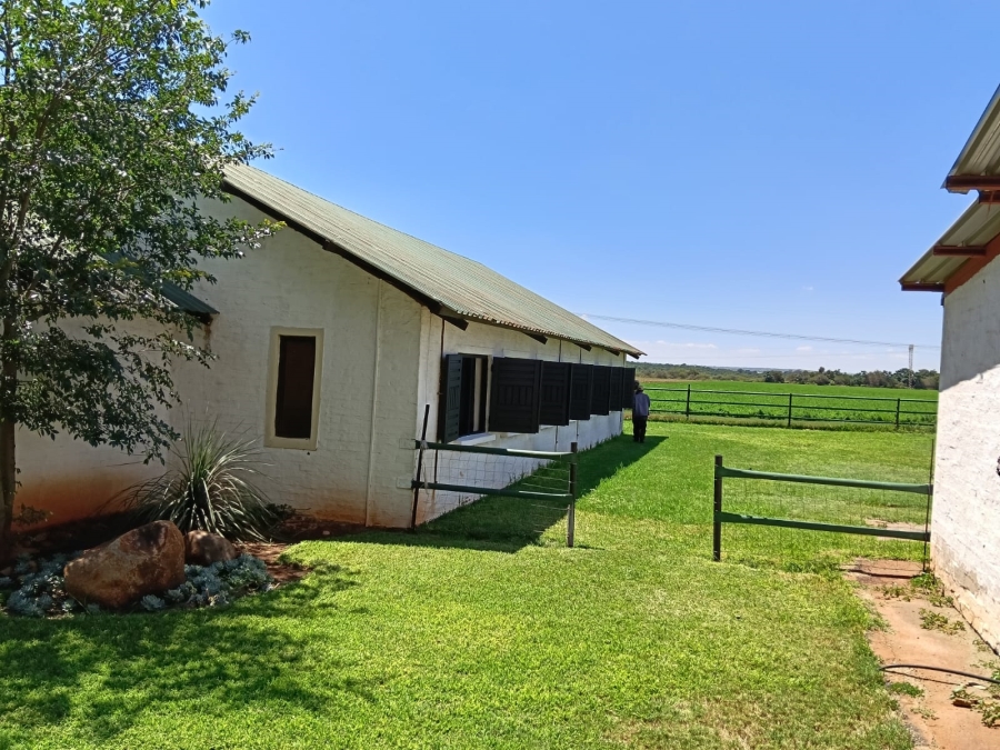 8 Bedroom Property for Sale in Brits Rural North West